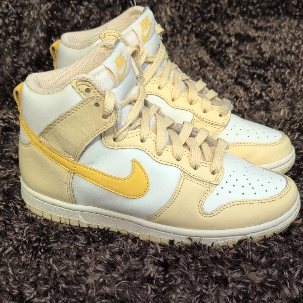 Women's Nike Dunk High 